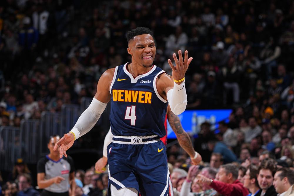 更加紧密的 更加紧密的