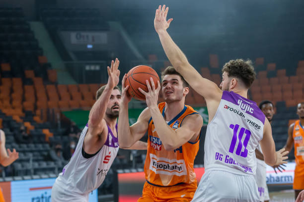 八九人框架 八九人框架